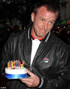 image source: http://www.dailymail.co.uk/tvshowbiz/article-1212718/Guy-Ritchie-enjoys-dream-birthday-Dinner-Jemima-Khan-Top-Gears-Clarkson--impromptu-cake.html