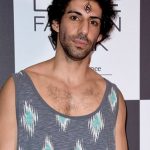 Jim_Sarbh_on_Day_2_of_Lakme_Fashion_Week_2017