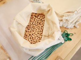 Raw soy beans