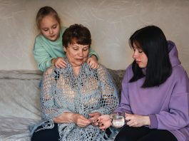 Attention and care for the elderly by young relatives