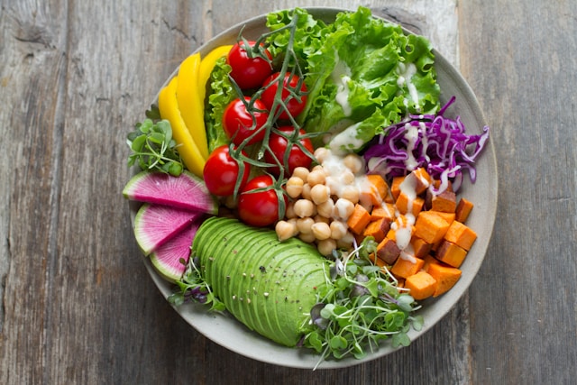 20 Kind Habits to Adopt in New Year 2026 vegan meal
