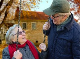 OLD COUPLES