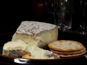 TOP 10 BEST CHEESES OF THE WORLD