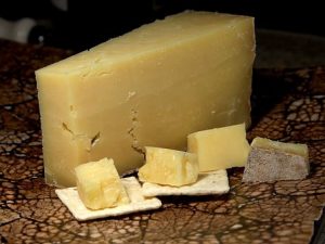 TOP 10 BEST CHEESES OF THE WORLD