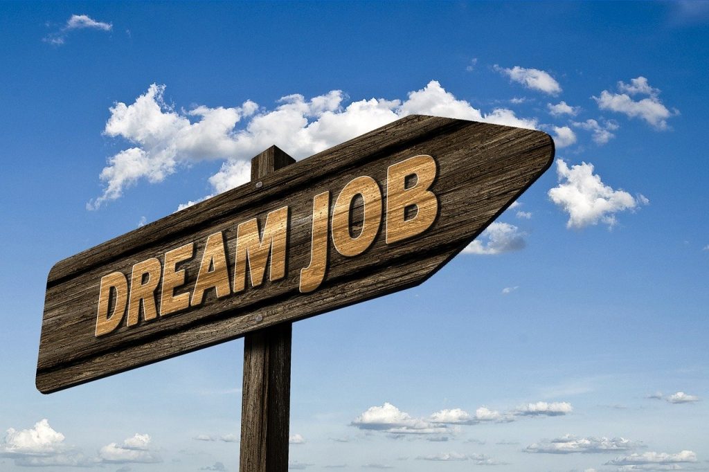 This image has an empty alt attribute; its file name is dream-job-2904780_1280-1024x682.jpg