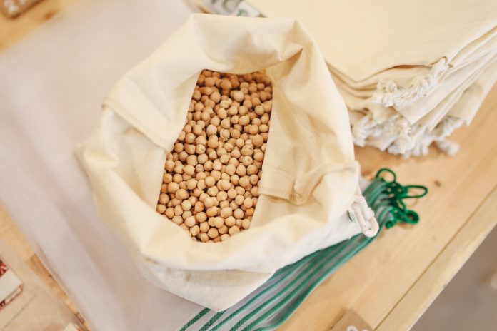 Raw soy beans