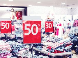 photo of discount sign