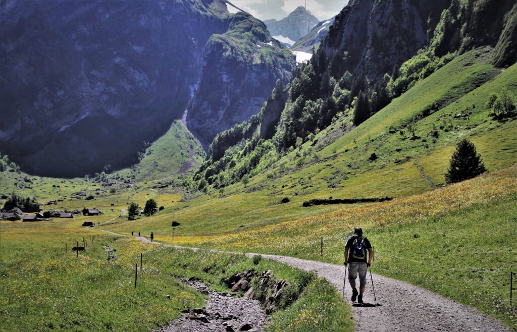 Finding Solitude and Adventure: The Joys of Solo Hiking