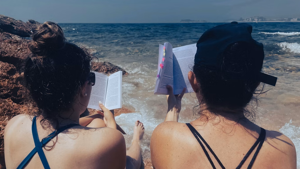 25 Romantic Beach Date Ideas for Couples for an Unforgettable Date 25 Romantic Beach Date Ideas for Couples for an Unforgettable Date